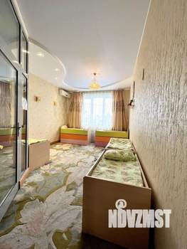 Коттедж 300м², 3-этажный, участок 15 сот.