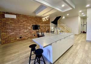 Дом 210м², 3-этажный, участок 3 сот.