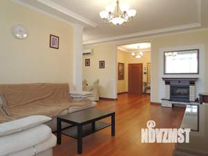 Коттедж 329м², 3-этажный, участок 1 сот.