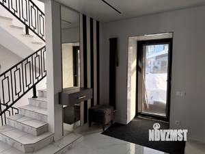 Коттедж 241м², 3-этажный, участок 10 сот.