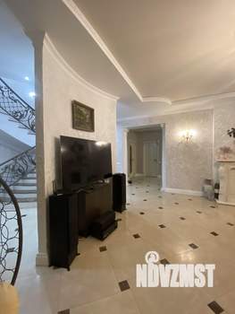 Коттедж 364м², 3-этажный, участок 10 сот.