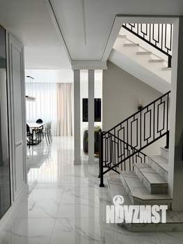 Коттедж 241м², 3-этажный, участок 10 сот.