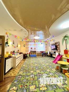 Коттедж 300м², 3-этажный, участок 15 сот.