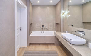 Дом 307м², 3-этажный, участок 10 сот.