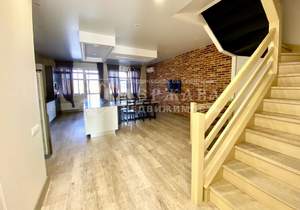 Дом 210м², 3-этажный, участок 3 сот.