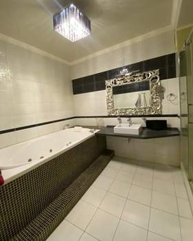 Дом 300м&sup2;, 2-этажный, на длительный срок, 