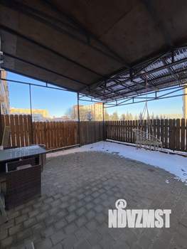 Таунхаус 300м&sup2;, 3-этажный, на длительный срок, 