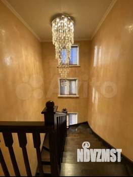 Таунхаус 300м&sup2;, 3-этажный, на длительный срок, 