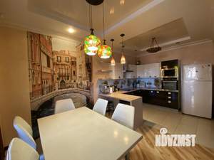 Таунхаус 300м&sup2;, 3-этажный, на длительный срок, 