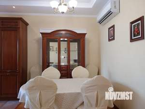 Таунхаус 329м², 3-этажный, участок 1 сот.  