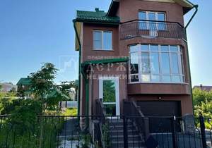 Дом 174м², 2-этажный, участок 7 сот.  