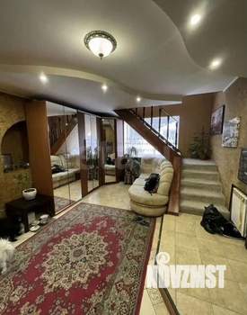 Дом 330м&sup2;, 3-этажный, участок 13 сот.  