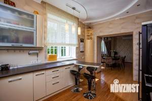 Коттедж 495м², 4-этажный, участок 16 сот.  