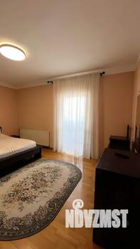 Дом 218м&sup2;, 3-этажный, участок 10 сот.  