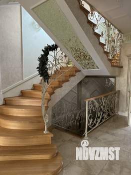 Коттедж 550м², 3-этажный, участок 15 сот.  