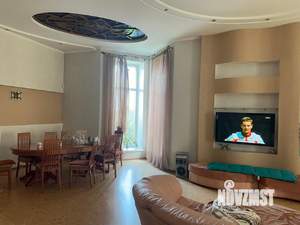Коттедж 425м², 3-этажный, участок 10 сот.  