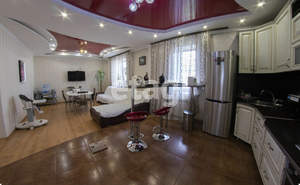 Дом 450м², 3-этажный, участок 4 сот.  