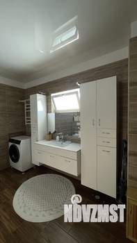 Дом 218м&sup2;, 3-этажный, участок 10 сот.  