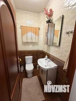 Коттедж 383м&sup2;, 3-этажный, участок 25 сот.  