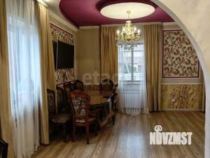 Дом 220м², 2-этажный, участок 10 сот.  