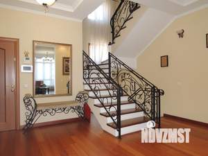 Коттедж 329м&sup2;, 3-этажный, участок 1 сот.  