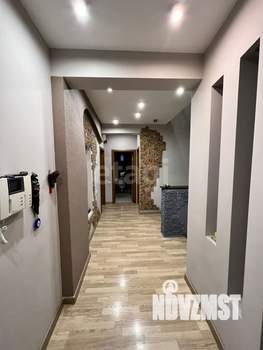 Дом 260м², 2-этажный, участок 10 сот.  