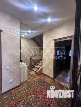 Дом 196м², 3-этажный, участок 13 сот.  