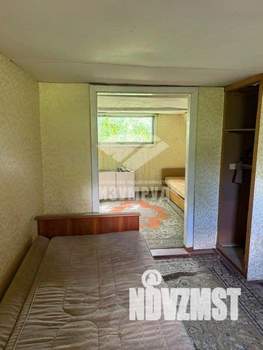 Дом 30м&sup2;, 2-этажный, участок 5 сот.  