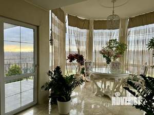 Коттедж 550м², 3-этажный, участок 15 сот.  