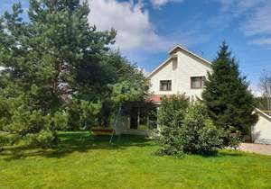 Дом 250м², 3-этажный, участок 15 сот.  