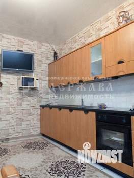 Дом 250м&sup2;, 3-этажный, участок 13 сот.  