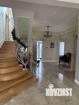 Коттедж 550м², 3-этажный, участок 15 сот.  