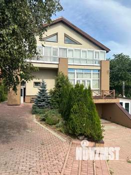 Коттедж 425м², 3-этажный, участок 10 сот.  