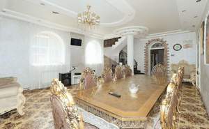 Дом 600м², 3-этажный, участок 8 сот.  