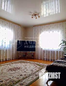 Дом 250м&sup2;, 3-этажный, участок 13 сот.  