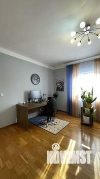 Дом 218м&sup2;, 3-этажный, участок 10 сот.  