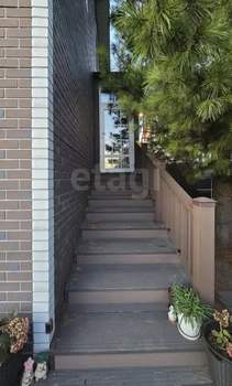 Дом 179м&sup2;, 3-этажный, участок 15 сот.  