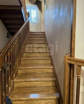 Дом 301м², 3-этажный, участок 10 сот.  