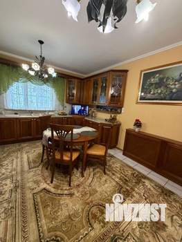 Коттедж 383м&sup2;, 3-этажный, участок 25 сот.  