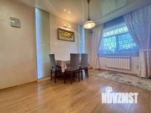 Дом 310м², 3-этажный, участок 10 сот.  