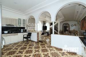 Коттедж 600м², 3-этажный, участок 7 сот.  