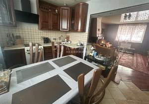 Дом 330м&sup2;, 3-этажный, участок 13 сот.  