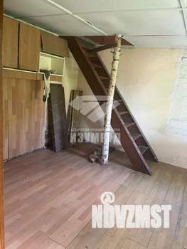 Дом 30м&sup2;, 2-этажный, участок 5 сот.  