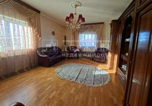 Дом 205м², 3-этажный, участок 10 сот.  