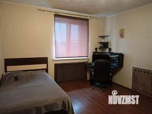 Коттедж 300м², 3-этажный, участок 10 сот.  