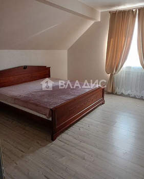 Дом 184м², 3-этажный, участок 16 сот.  