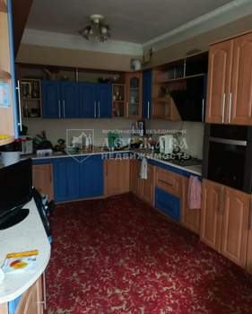 Дом 728м², 2-этажный, участок 12 сот.  
