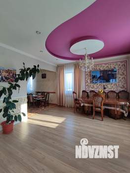 Дом 220м², 2-этажный, участок 10 сот.  