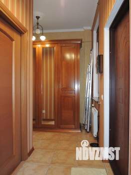 Коттедж 329м&sup2;, 3-этажный, участок 1 сот.  