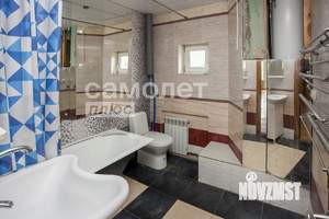 Дом 274м², 3-этажный, участок 6 сот.  
